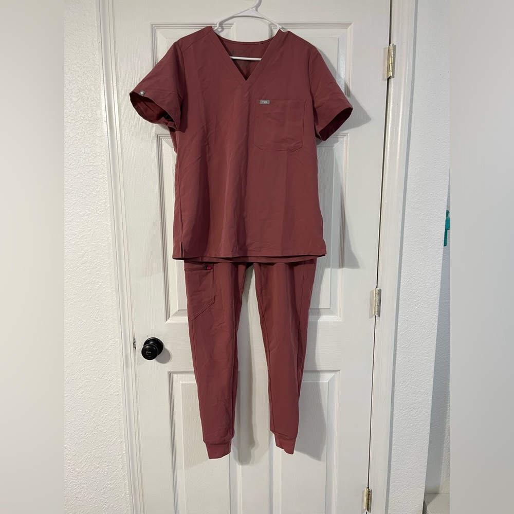 Figs Scrubs
Top- Size M 
Bottoms- S